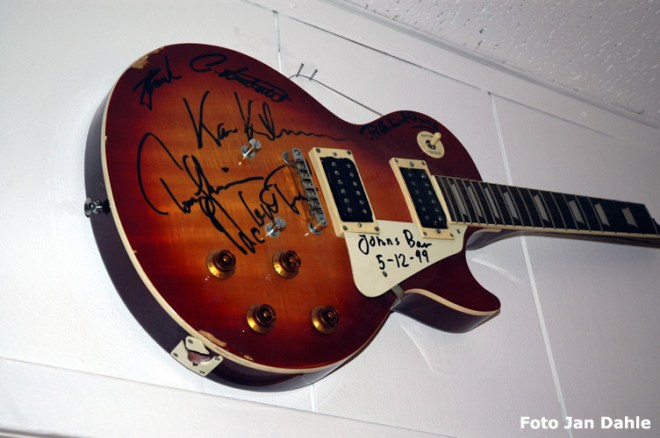 The Carburetors_Kais første knuste gitar