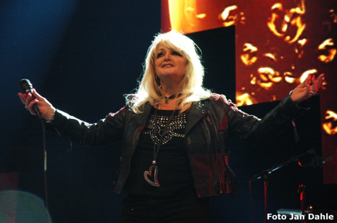 Bonnie Tyler_We Love The 80's 7-5-2016