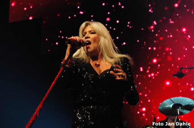 Samantha Fox_We Love The 80's 7-5-2016