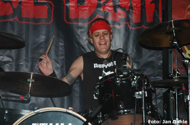 suicide-bombers-lyle_gamla-23-9-16